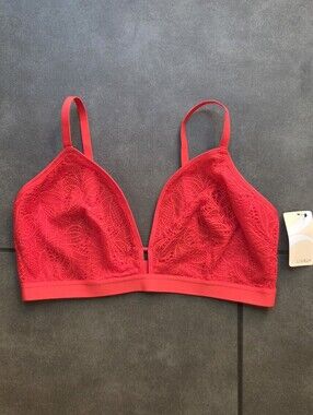 NWT Lively Lace Bralette